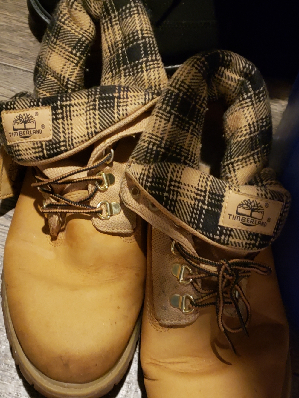 Timberland Wheat Tan Leather Boots with Black Plaid Collar